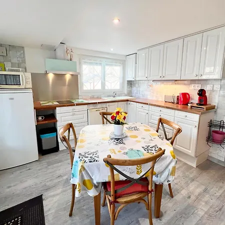 Le Neptune, Calme, Centre-ville